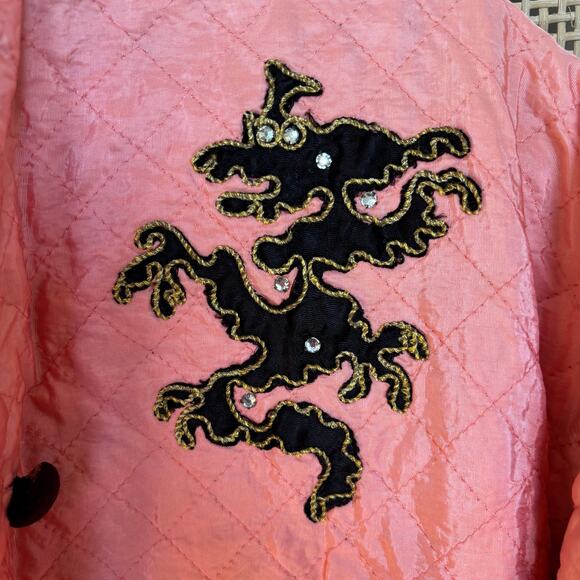 Vintage oriental pink quilted dragon jacket with embroidery - Picture 4 of 6